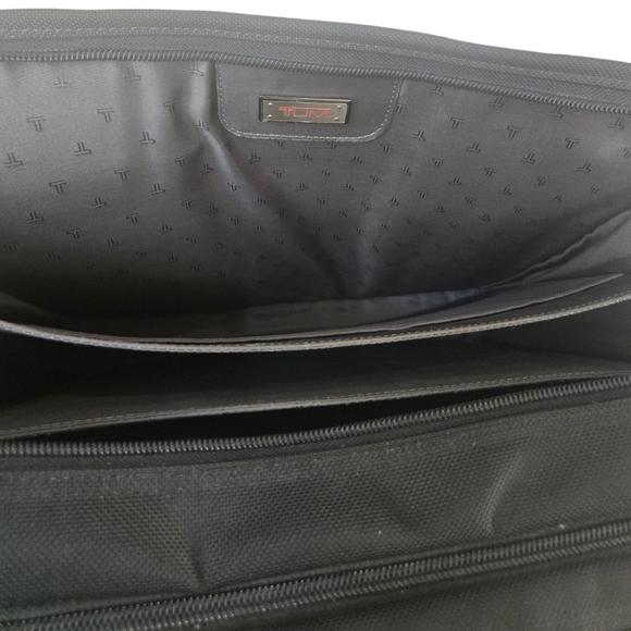 Tumi Alpha Expandable Ballistic Nylon Briefcase (w/ Laptop Sleeve) Model… - Picture 13 of 14